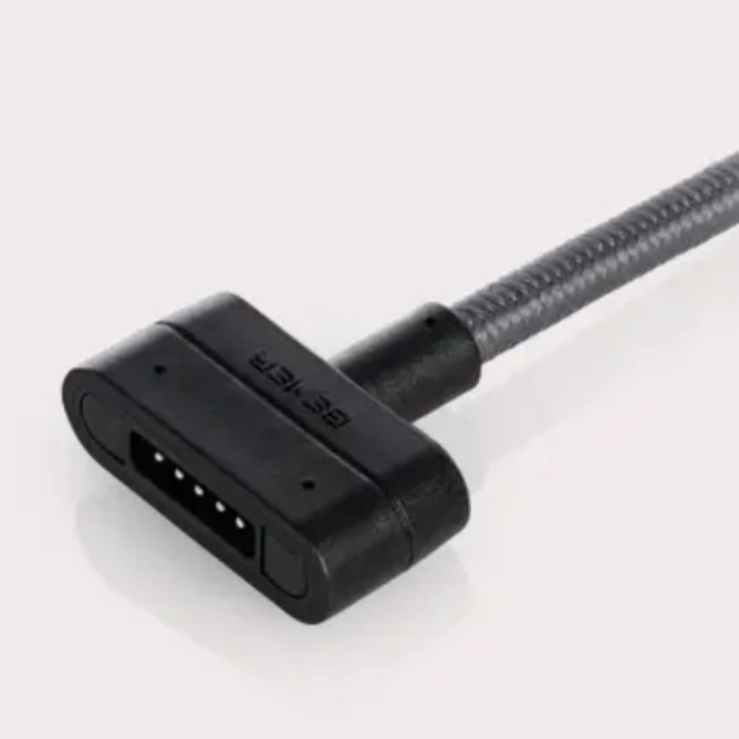 Extremo del cable BEMER con conector negro y funda trenzada gris
